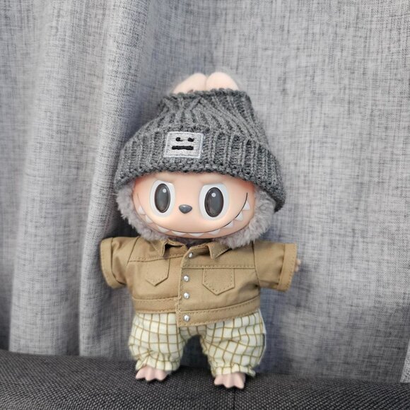 Pop Mart Grey and Cream Dolls-accessories